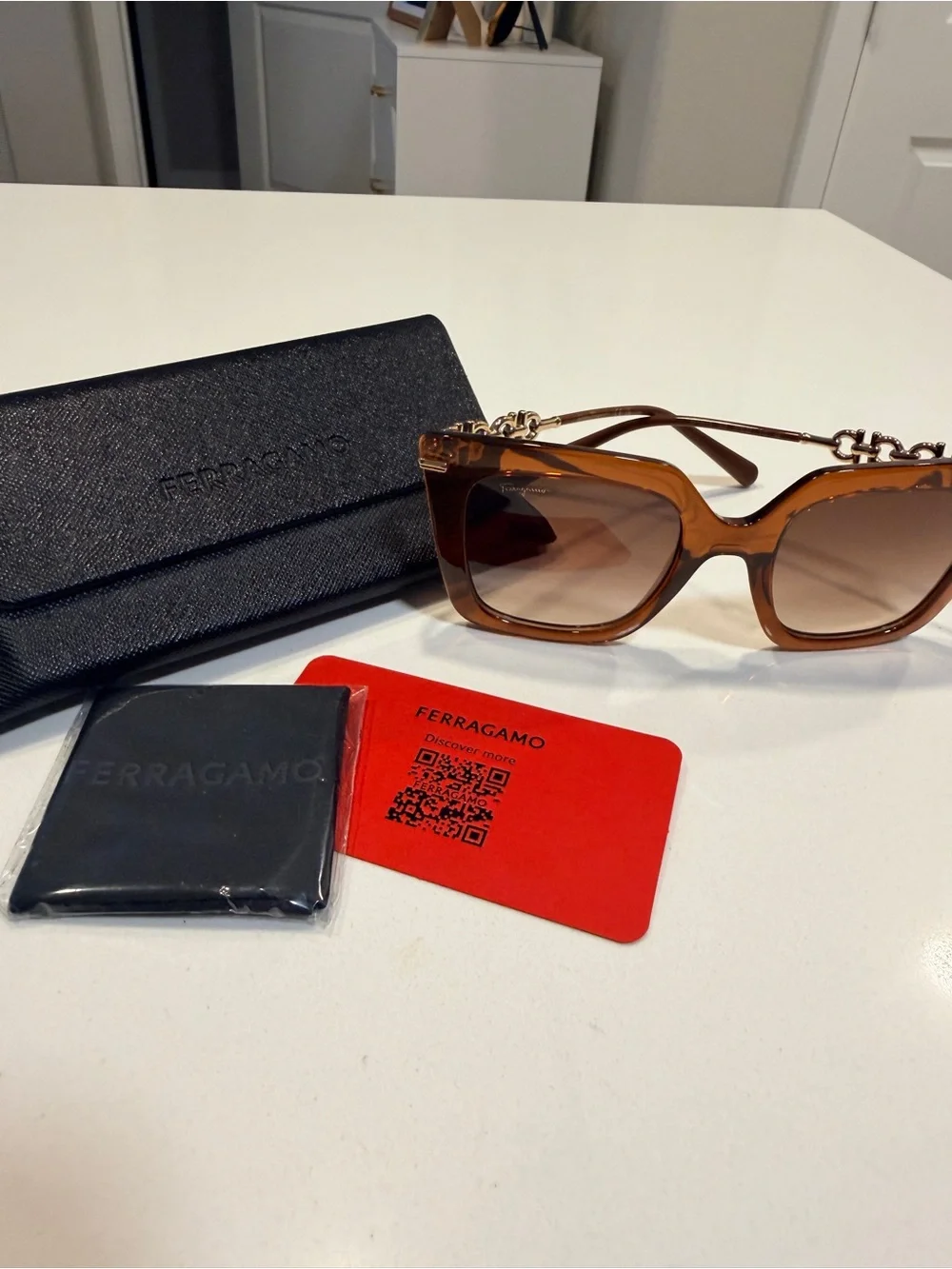 Brand New Authentic Salvatore Ferragamo Gancini Square Sunglasses